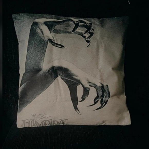 The Vampira Show Pillow Case - Picture 2 of 2
